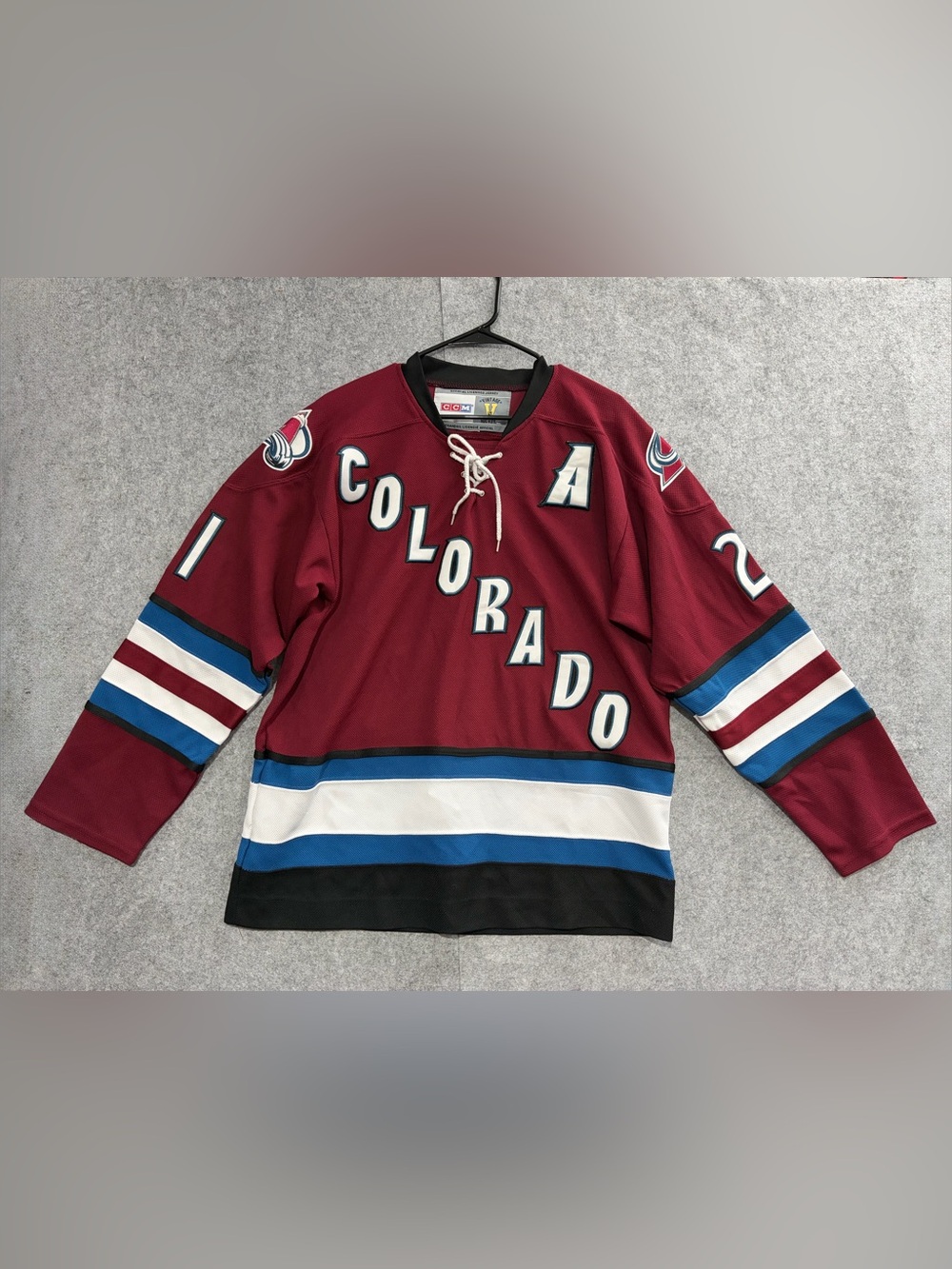 PETER FORSBERG COLORADO AVALANCHE VINTAGE CCM HOCKEY JERSEY